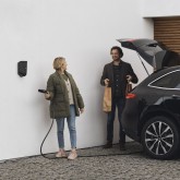 Зарядна станция Easee One 7kW EV